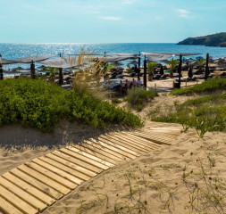 Beach_6.jpg