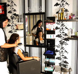 Beauty_Salon.jpg