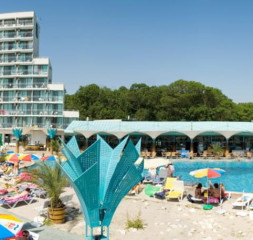 Boriana_pool_1.jpg