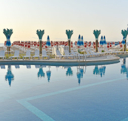 Boriana_pool_5.jpg
