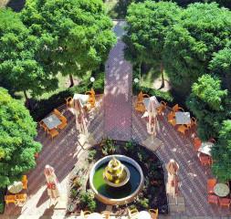Garden_2.jpg