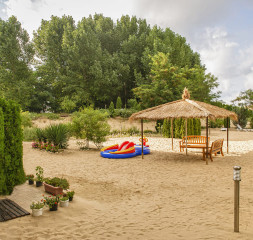 Garden_3.jpg