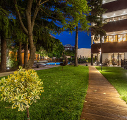 Garden_4.jpg