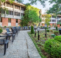 Garden_5.jpg
