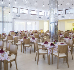 Grant_Hotel_Sunny_Beach_2020_Restaurant01.jpg