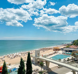 Hotel_Beach_1.jpg