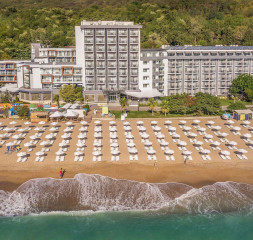 Hotel_Beach_2.jpg