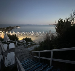 Hotel_Beach.jpg