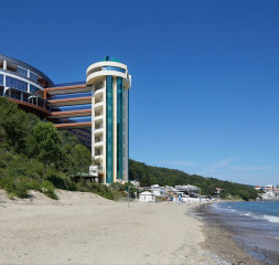 Hotel_Beach.jpg