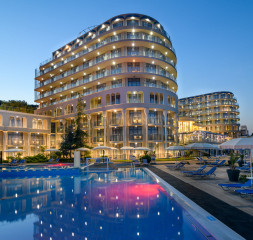 Hotel_Exterior_10.jpg