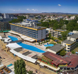Hotel_Exterior_10.jpg
