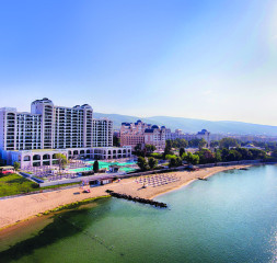 Hotel_Exterior_11.jpg