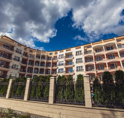 Hotel_Exterior_11.jpg