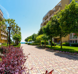 Hotel_Exterior_11.jpg
