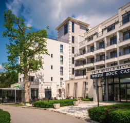Hotel_Exterior_11.jpg