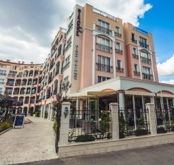 Hotel_Exterior_13.jpg