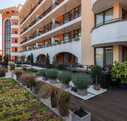 Hotel_Exterior_15.jpg