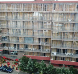 Hotel_Exterior_16.jpeg
