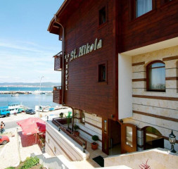 Hotel_Exterior_1.jpg