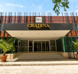 Hotel_Exterior_1.jpg