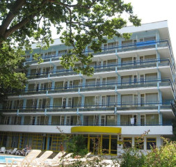 Hotel_Exterior_1.jpg