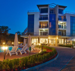 Hotel_Exterior_1.jpg