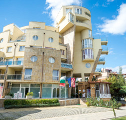Hotel_Exterior_1.jpg