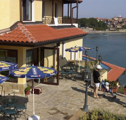 Hotel_Exterior_2.jpg