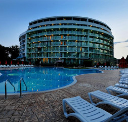 Hotel_Exterior_2.jpg