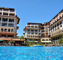 Hotel_Exterior_2.jpg
