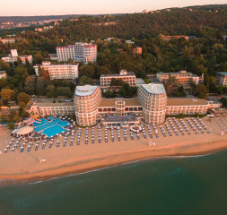 Hotel_Exterior_2.jpg