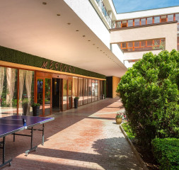 Hotel_Exterior_2.jpg