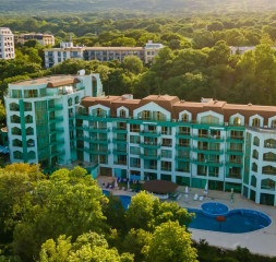 Hotel_Exterior_2.jpg