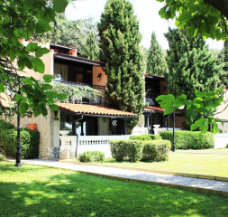Hotel_Exterior_2.jpg