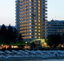Hotel_Exterior_2.jpg
