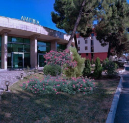 Hotel_Exterior_2.jpg