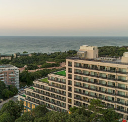 Hotel_Exterior_2.jpg