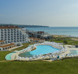 Hotel_Exterior_2.jpg