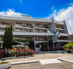 Hotel_Exterior_2.jpg