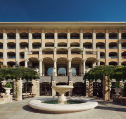 Hotel_Exterior_2.jpg