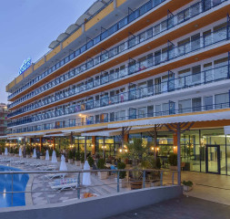 Hotel_Exterior_2.jpg