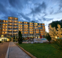 Hotel_Exterior.jpg