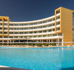 Hotel_Exterior.jpg