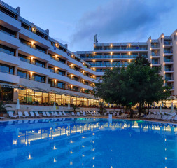 Hotel_Exterior_3.jpg