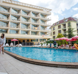 Hotel_Exterior_3.jpg