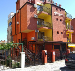 Hotel_Exterior_3.jpg