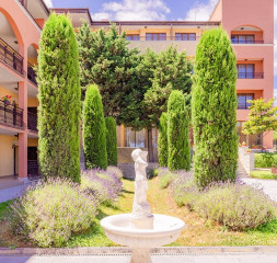 Hotel_Exterior_3.jpg