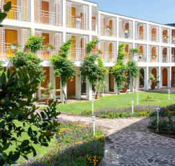 Hotel_Exterior_3.jpg