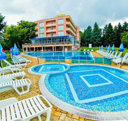 Hotel_Exterior_3.jpg