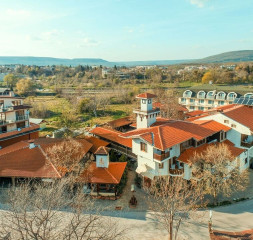 Hotel_Exterior_3.jpg